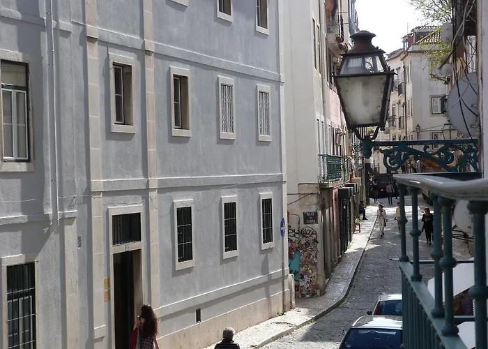 Remédios, 195 * Lisboa