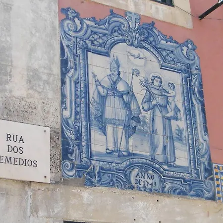 Remédios, 195 * Lisboa